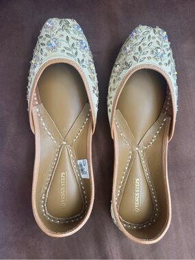 Women's Embellished Gold Jutti Flats